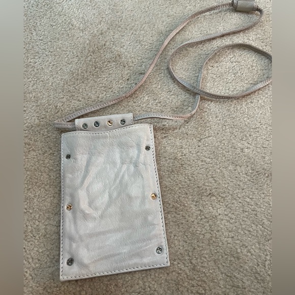 We the Free crossbody phone bag - Picture 3 of 4